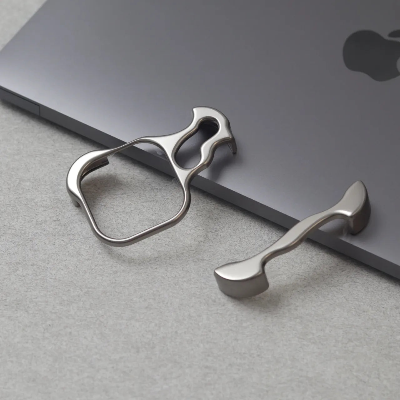 Zinc Alloy Suitable for 15Romax Phone Cases